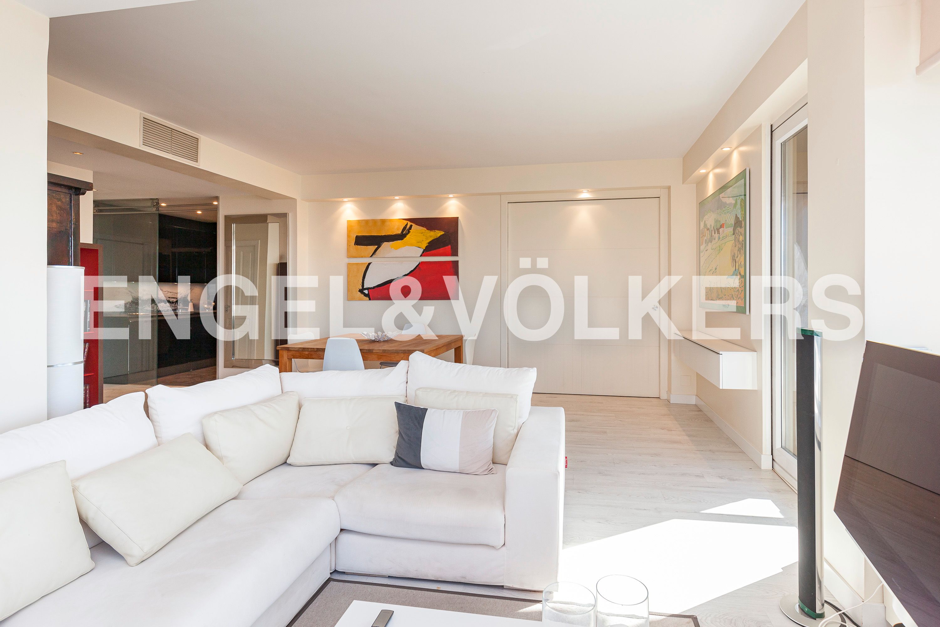 Sala d'estar de Apartament de lloguer en  Madrid Capital amb Aire condicionat, Calefacció i Jardí privat