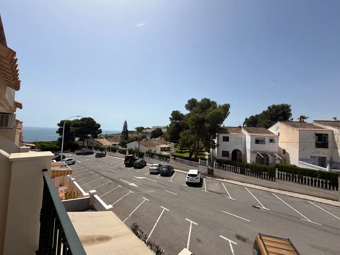 Vista exterior de Casa adosada en venta en Santa Pola con Terraza y Piscina comunitaria