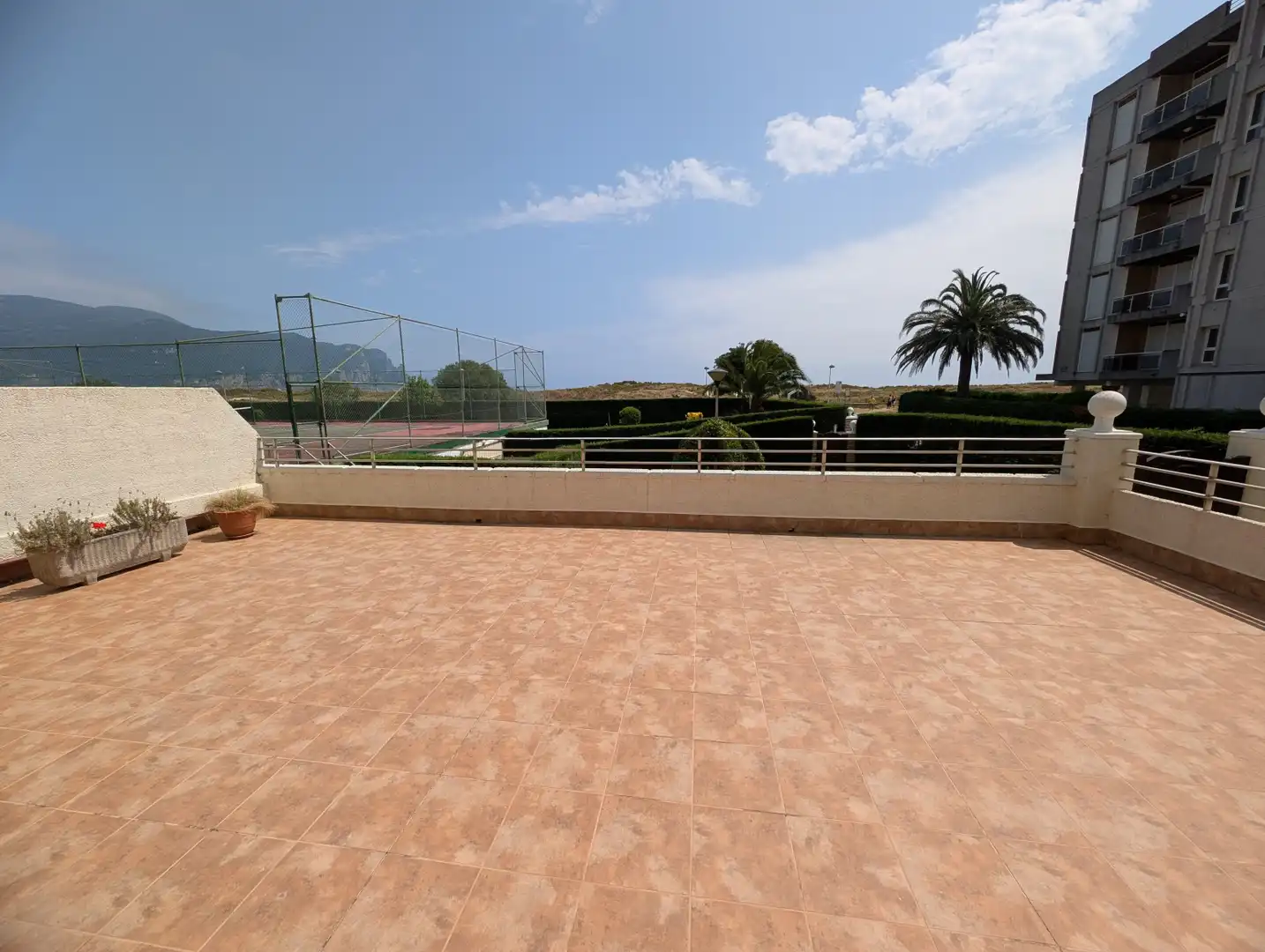 Flat for sale in Laredo - CALLE ENRIQUE MOWINCKEL- RCIA AMANECER, 84, Zona Playa