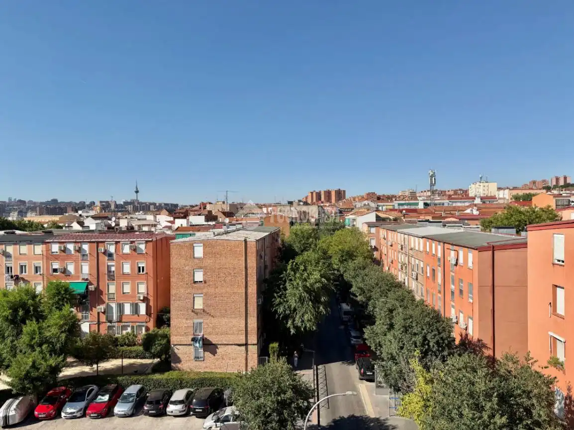 Vista exterior de Piso en venta en Madrid