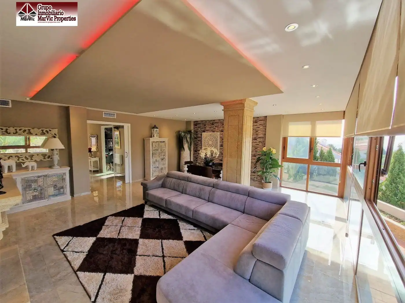 Sala d'estar de Casa o xalet en venda en La Nucia amb Aire condicionat, Calefacció i Jardí privat