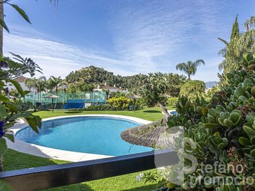 Terraced house with pool for sale in Centro