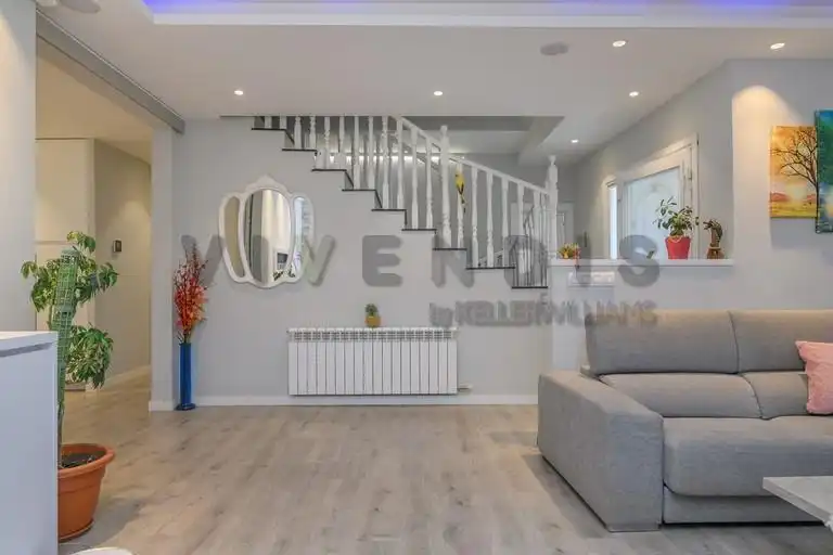 Casa amb terrassa en venda a Corbera de Llobregat, imagen 8