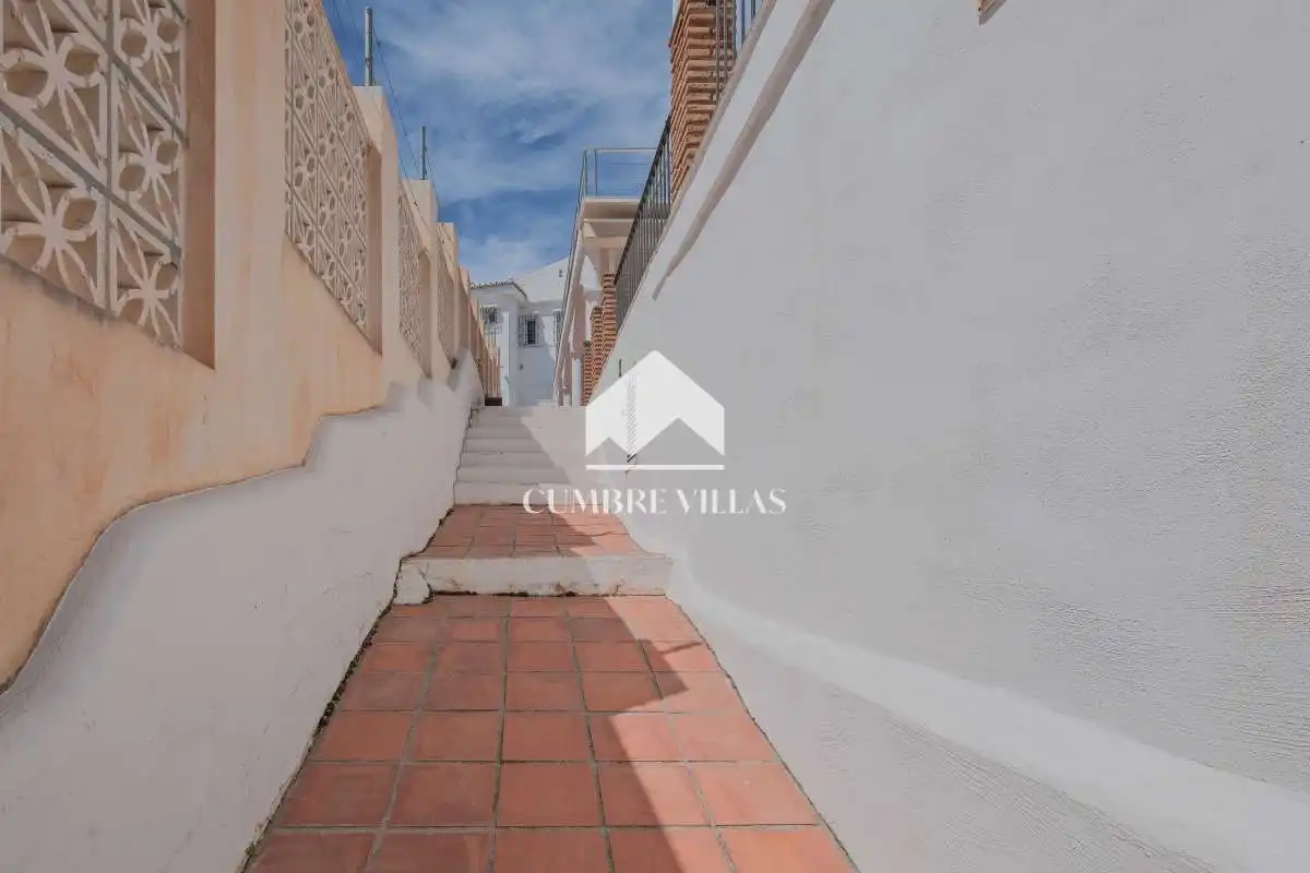 Exterior view of Houses for sale in Almuñécar