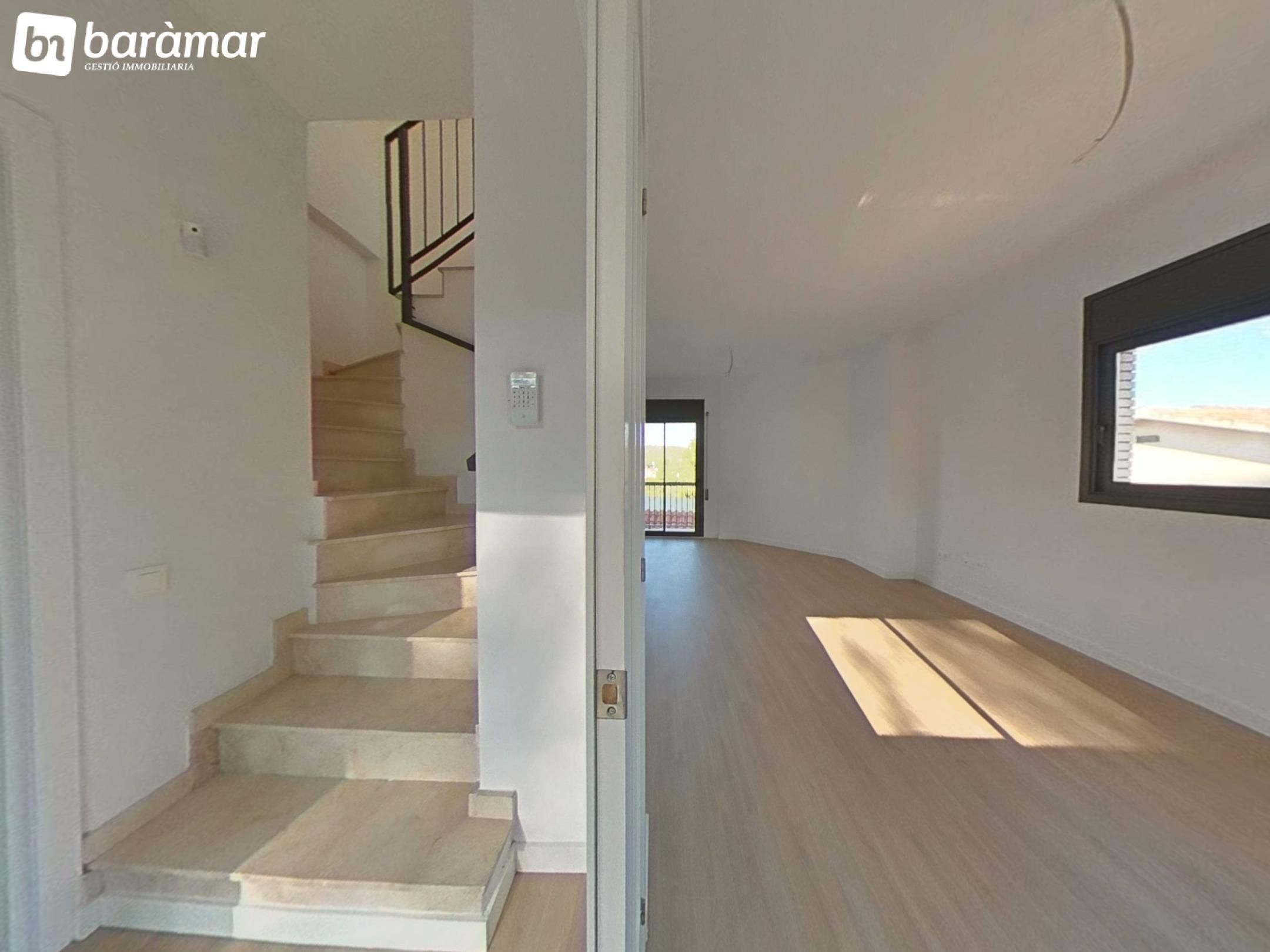 Single-family semi-detached for sale in La Pobla de Montornès    with Parquet flooring, Terrace and Oven