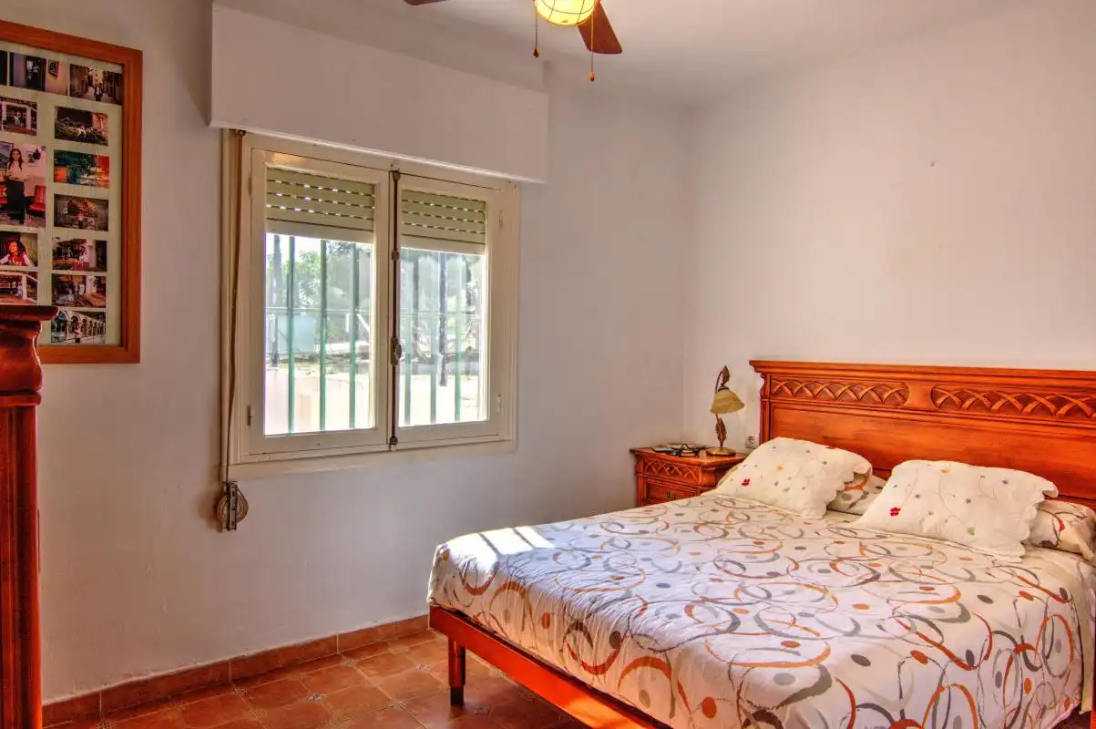 Dormitori de Casa o xalet en venda en Alicante / Alacant amb Aire condicionat, Calefacció i Jardí privat