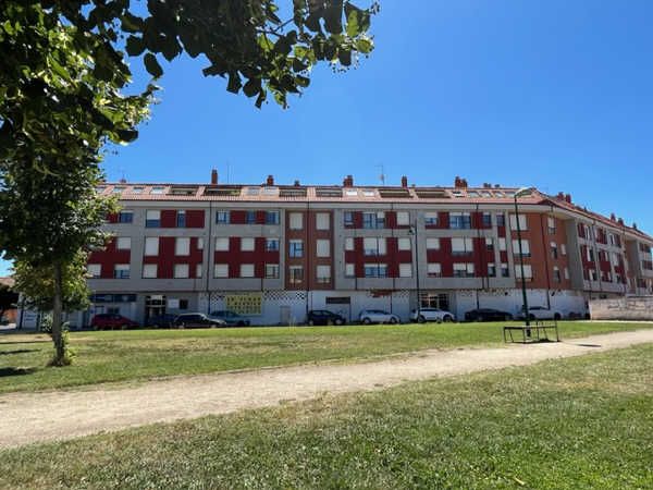 Vista exterior de Piso en venta en León Capital 