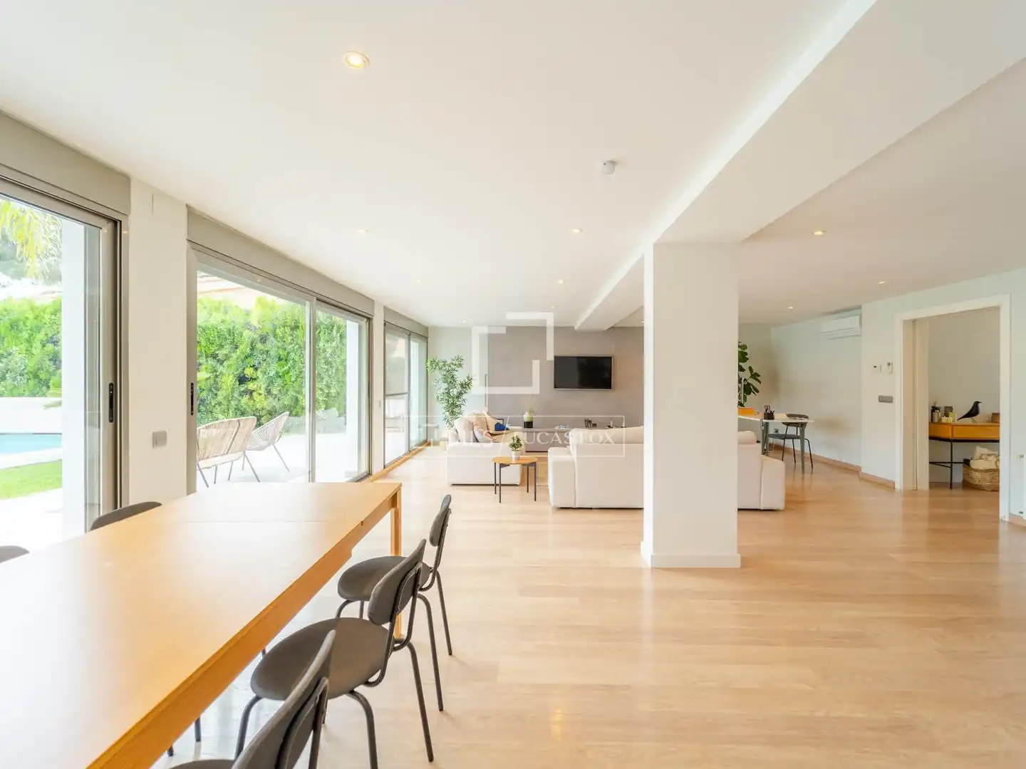 Sala d'estar de Casa o xalet en venda en L'Eliana amb Aire condicionat, Jardí privat i Traster