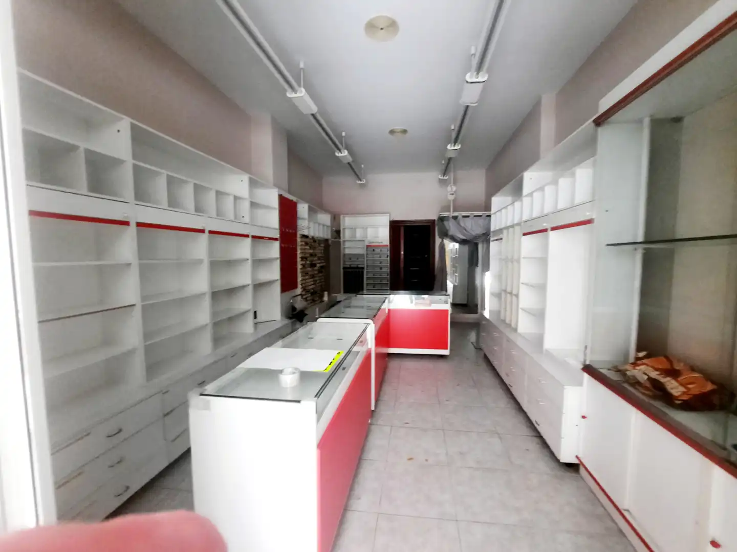 Locale commerciale in affitto a Avenida A. Miranda 10, imagen 6