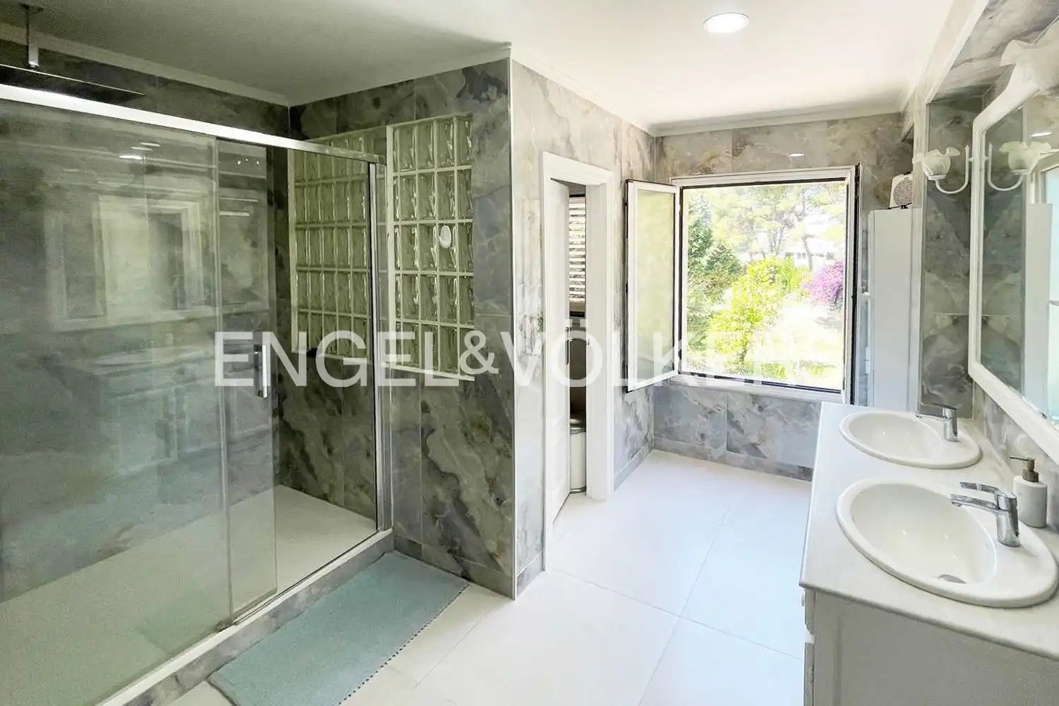 Baño de Casa o chalet en venta en Torrent con Aire acondicionado, Calefacción y Jardín privado
