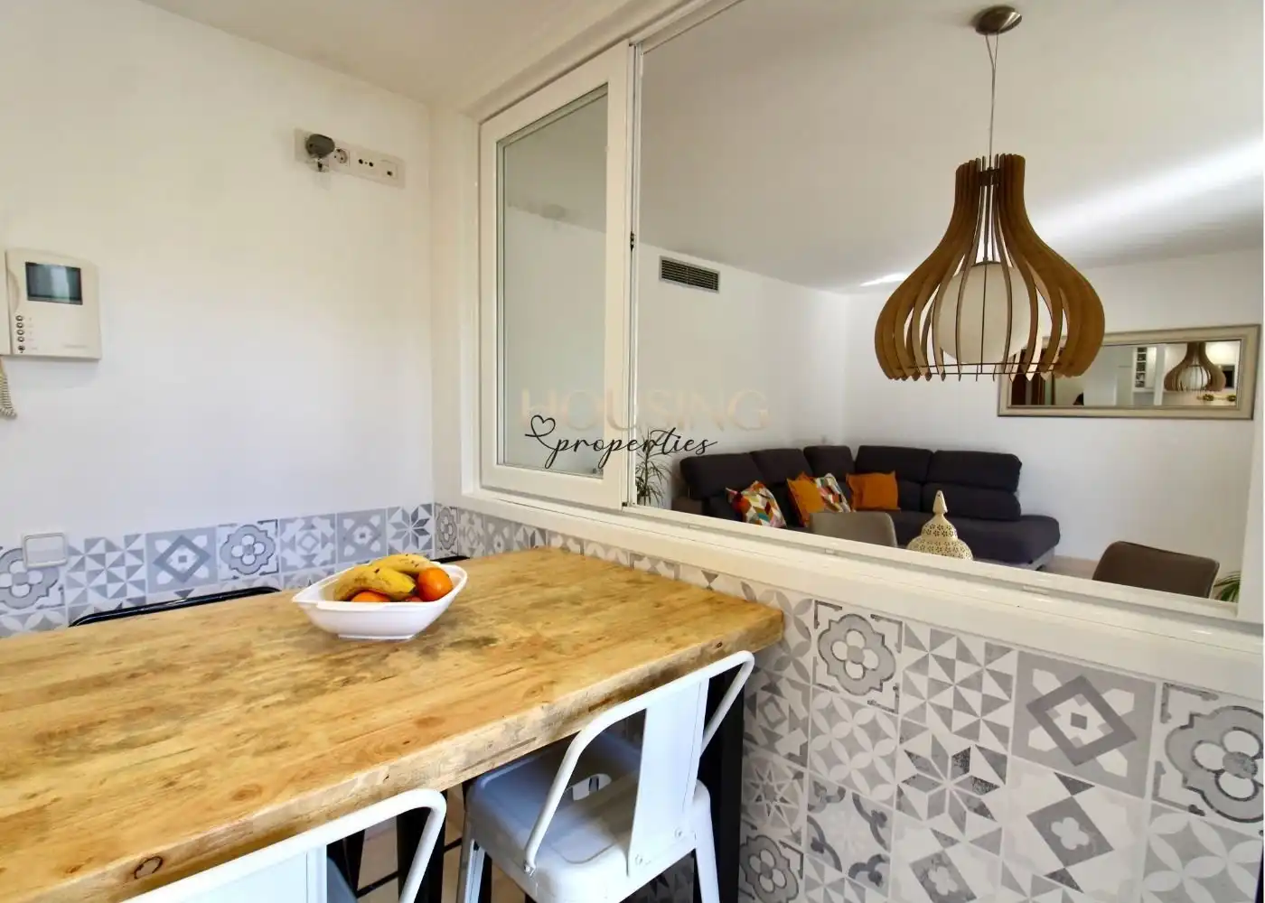 Ground floor for rent in Les Maravelles