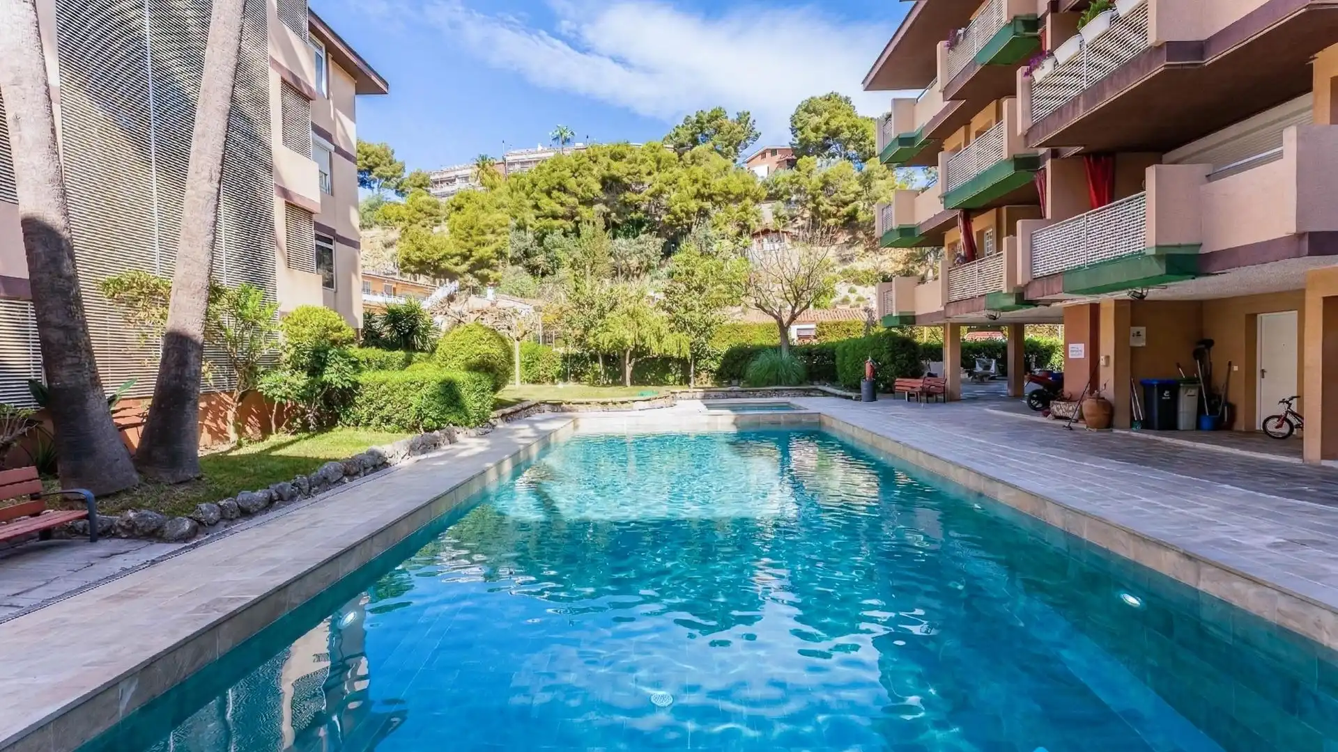 Piscina de Piso en venta en Castelldefels con Parquet y Terraza