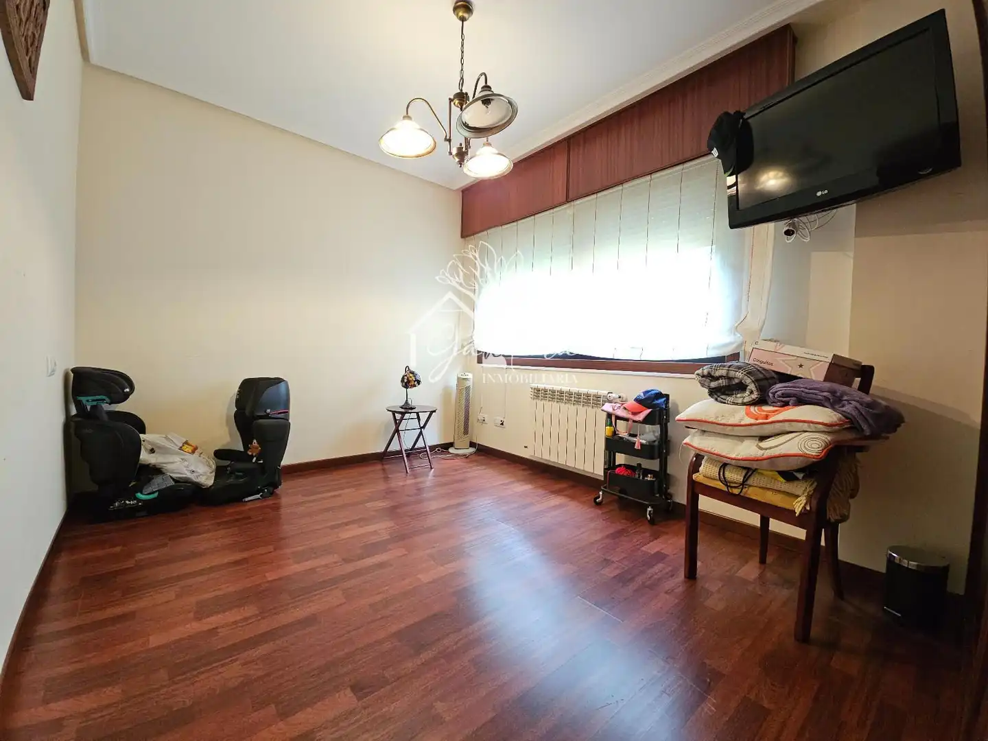 Casa o xalet en venda en Ferrol amb Calefacció, Jardí privat i Parquet