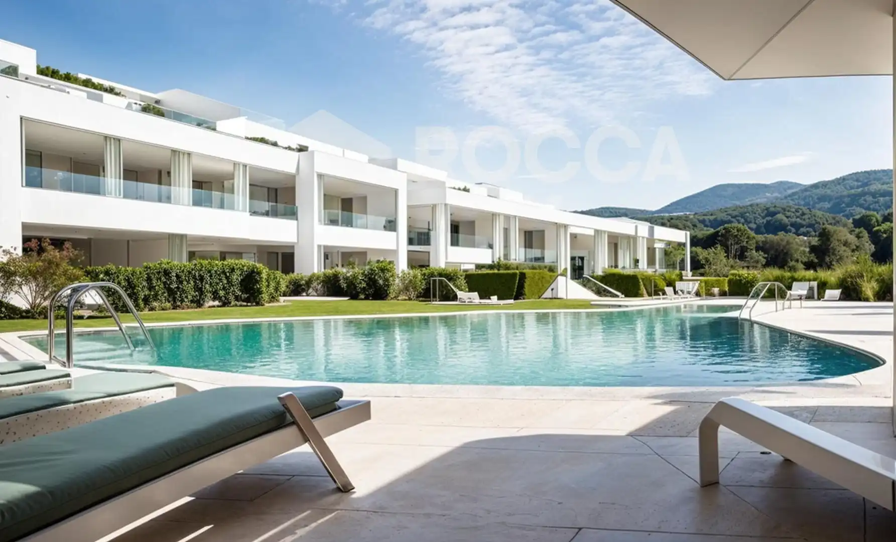 Apartment with pool for sale in Casares pueblo