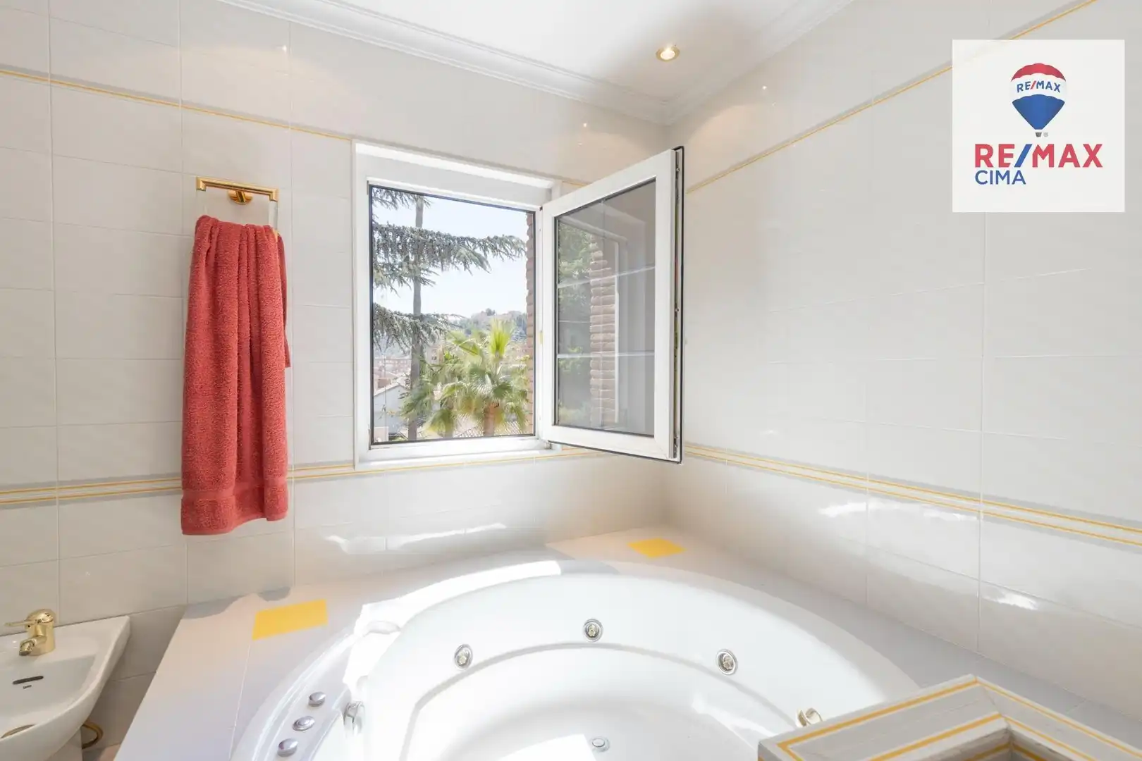 Chalet con terraza en venta en Genil, imagen 45