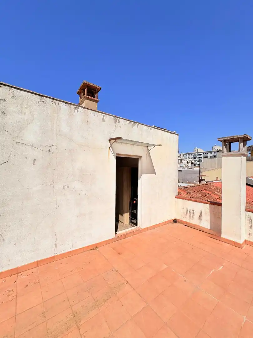 Außenansicht von Maisonette zum Verkauf in Sabadell mit Parkett, Terrasse und Balkon
