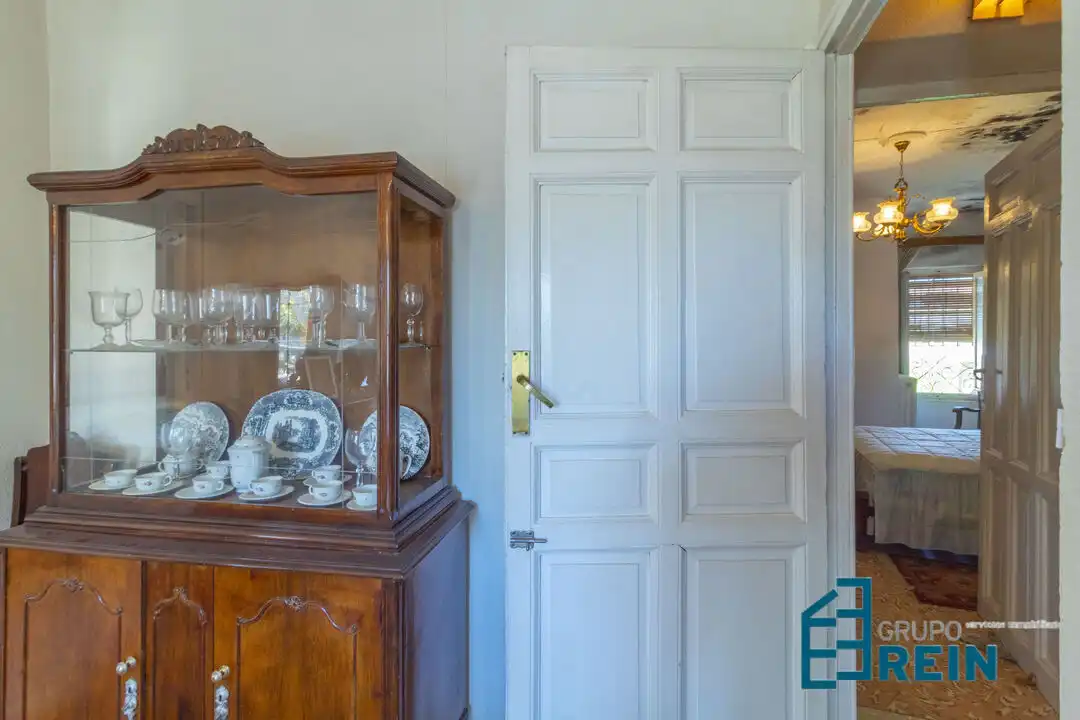 Houses for sale in Carranque  with Air Conditioner, Terrace and Furnished