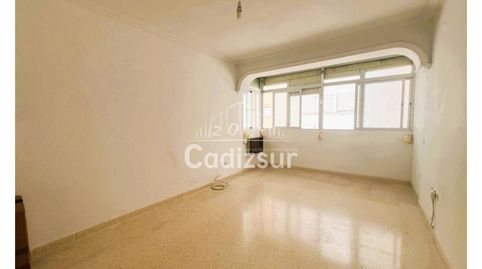 Photo 3 of Flat for sale in Pasaje Víctor de Pablos, Astilleros - La Paz - Loreto - El Corte Inglés, Cádiz Capital