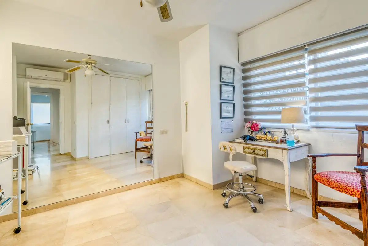 Planta baja en venta en Estepona con Aire acondicionado, Terraza y Piscina comunitaria