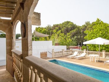 Haus mit Pool zum Verkauf in Cala Blanca