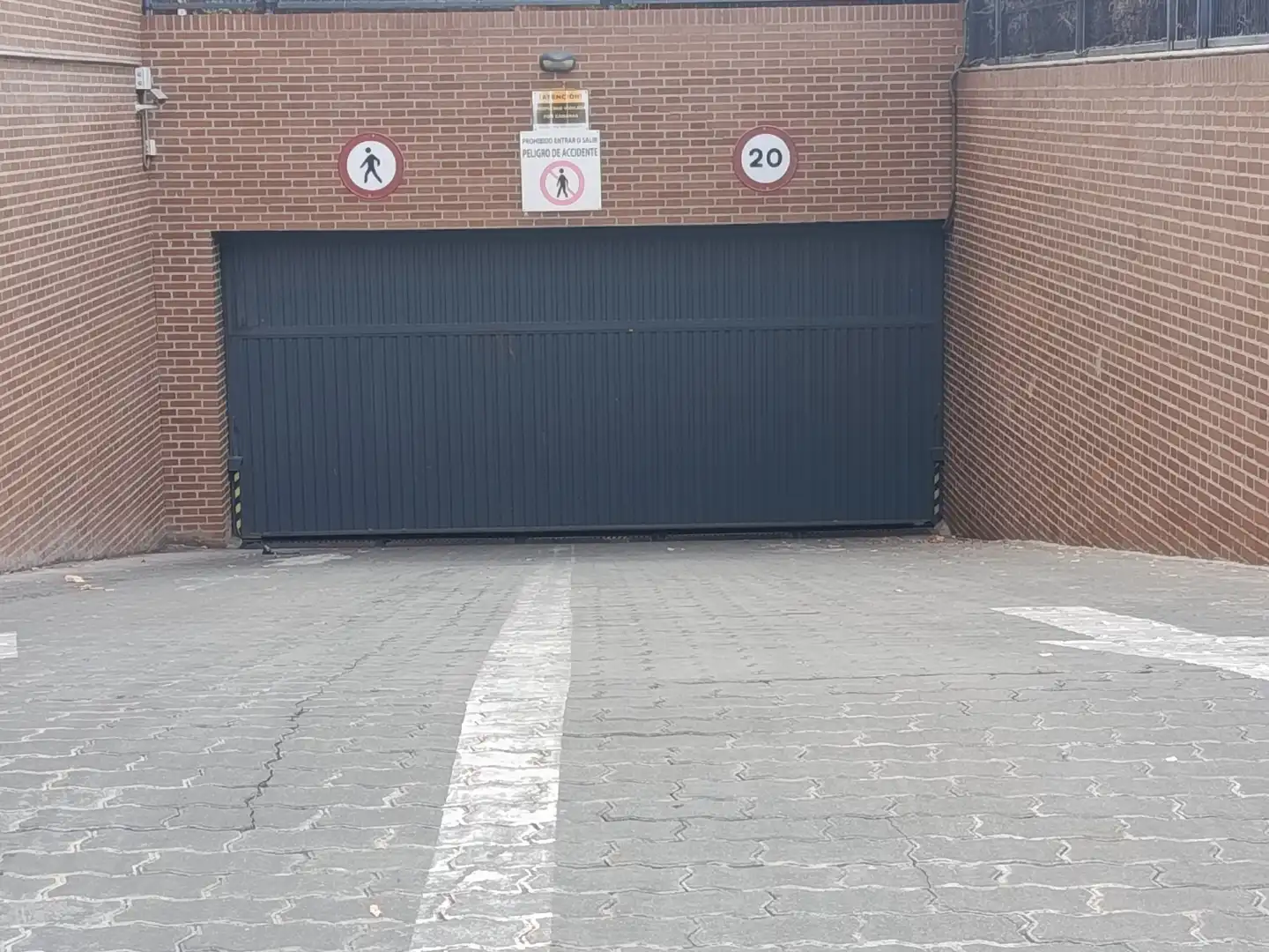 Parking of Garage for rent in El Cantizal