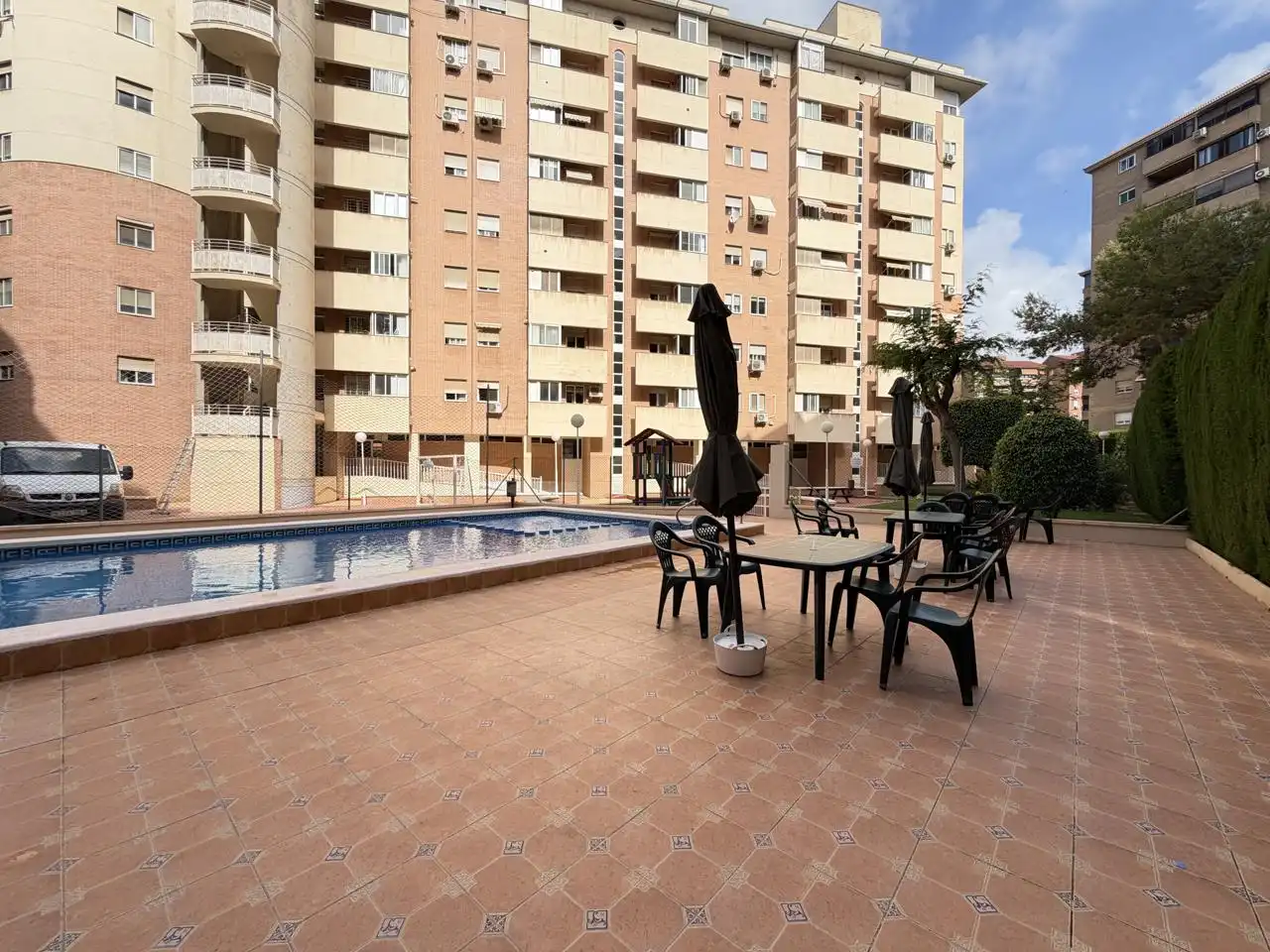 Terrasse von Wohnung zum Verkauf in Alicante / Alacant mit Klimaanlage, Privatgarten und Terrasse