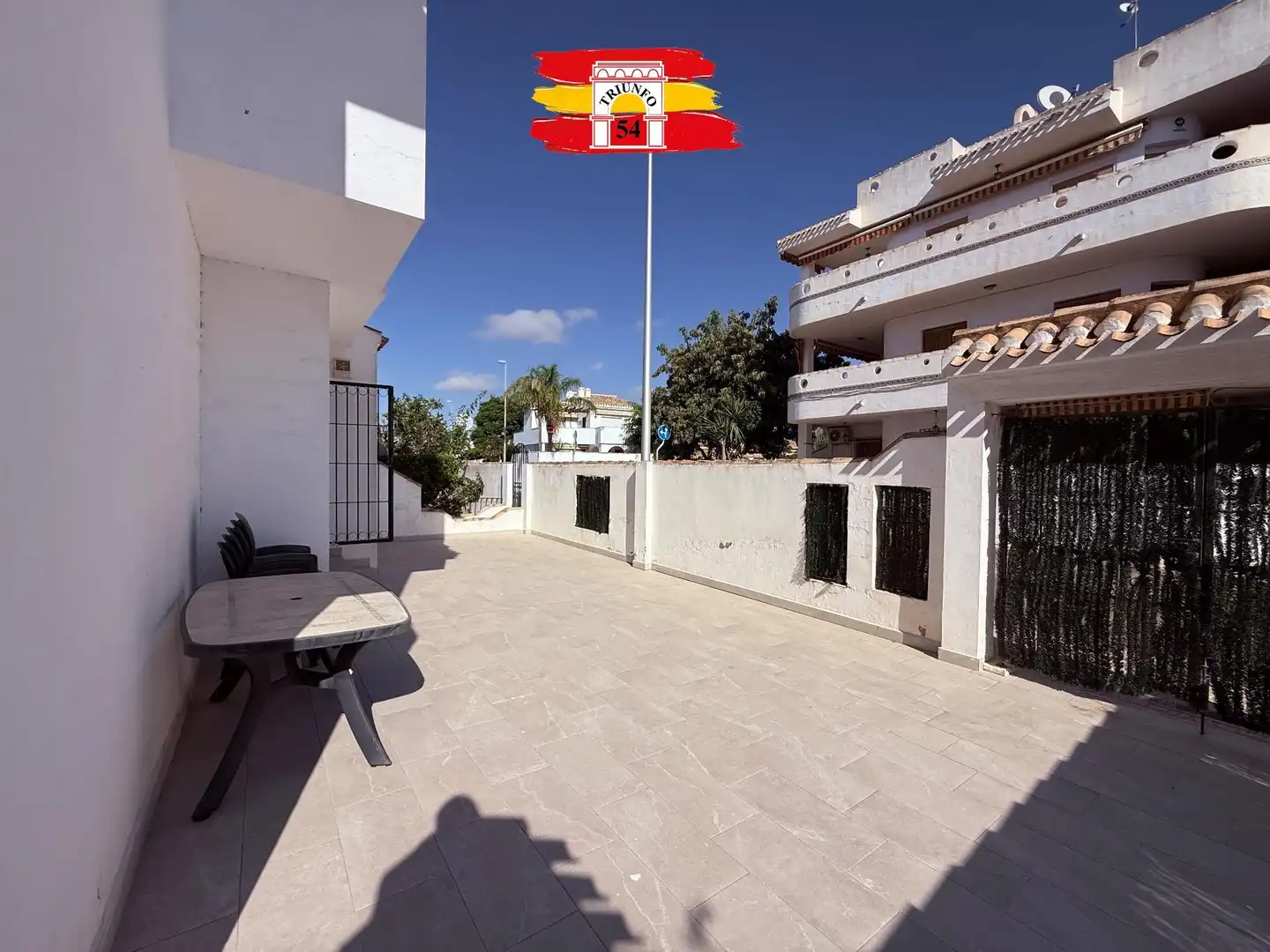 Vista exterior de Planta baja en venta en Pilar de la Horadada con Aire acondicionado, Jardín privado y Terraza