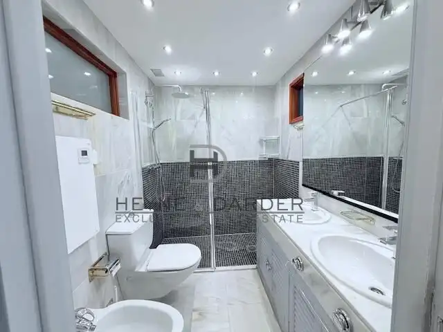Bany de Apartament de lloguer en Calvià amb Aire condicionat, Jardí privat i Terrassa