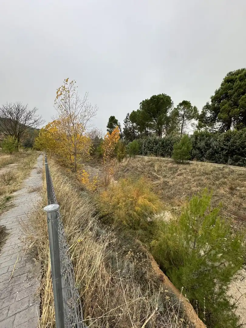 Casa adosada en venda en Albalate de Zorita amb Calefacció, Jardí privat i Alarma