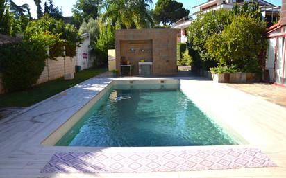 Swimming pool of House or chalet for sale in  Córdoba Capital  with Air Conditioner, Heating and Private garden