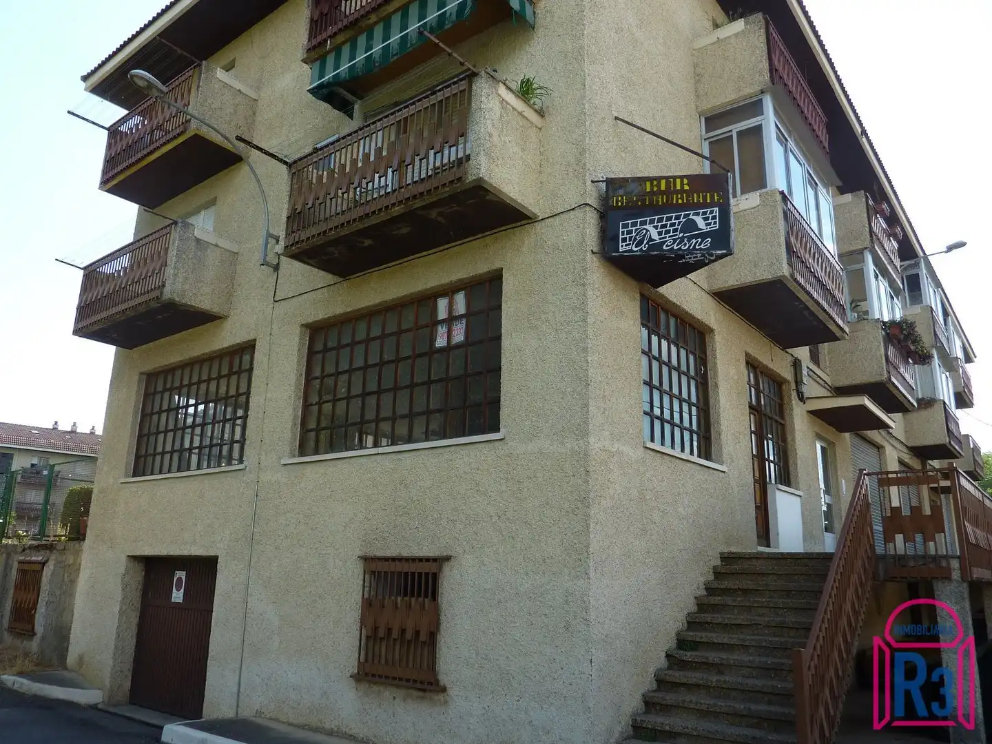Exterior view of Commercial properties for sale in Villaturiel  with Terrace