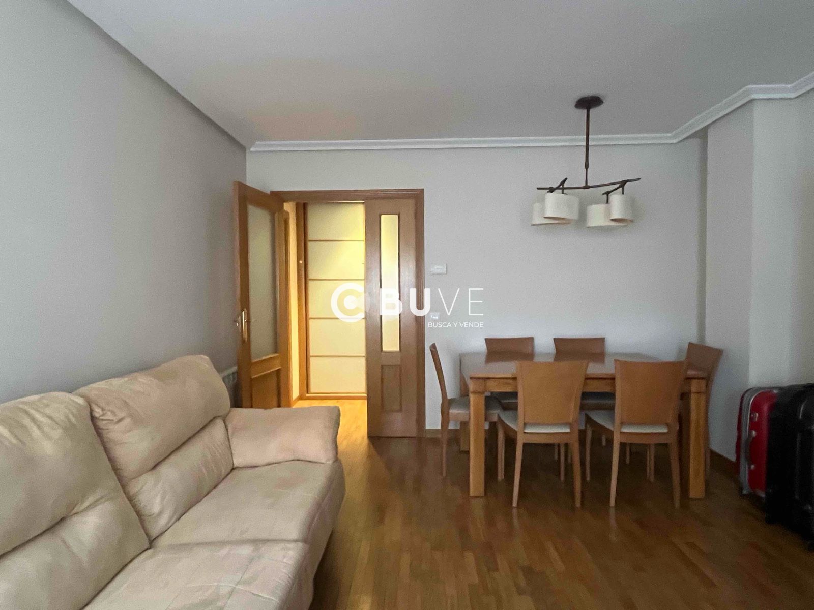 Sala d'estar de Pis en venda en León Capital  amb Calefacció, Terrassa i Traster