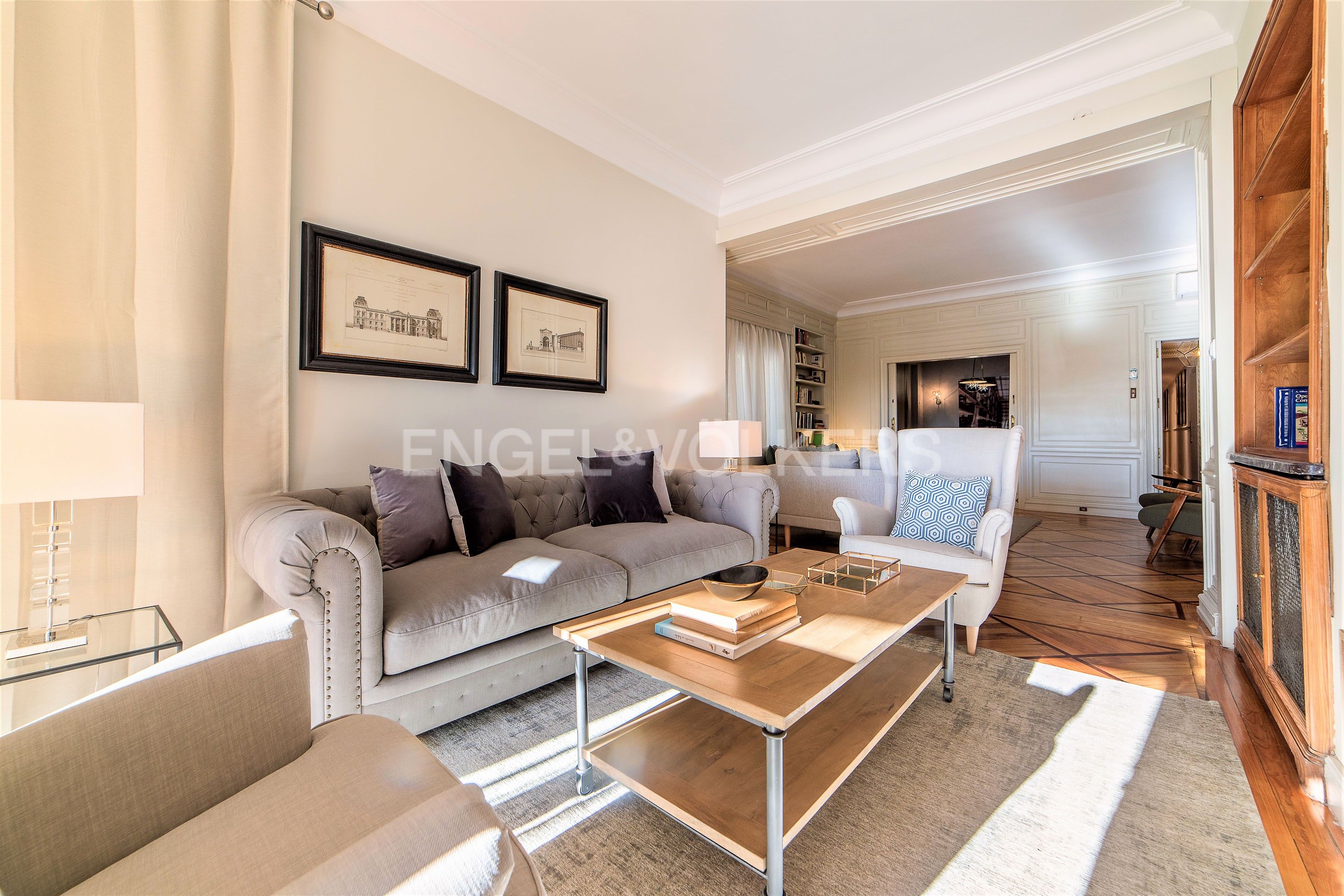 Living room of Apartment to rent in  Madrid Capital  with Air Conditioner, Heating and Parquet flooring