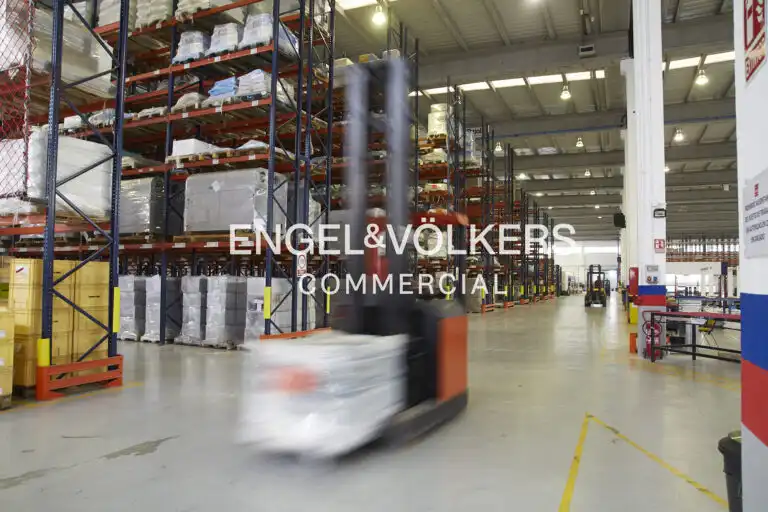 Fabrikhallen zur Miete in Santa Perpètua de Mogoda