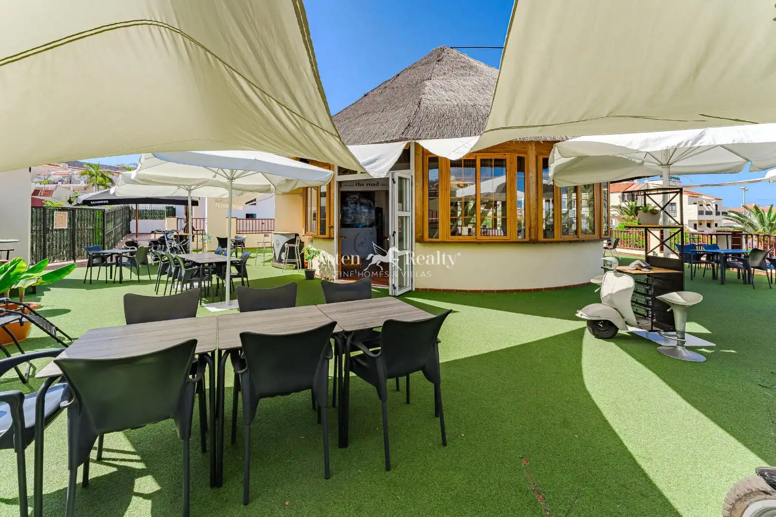 Geschaftsraum zum Verkauf in Arona mit Terrasse und Internet