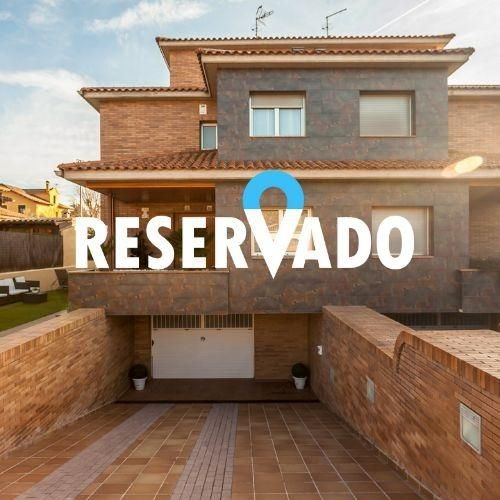 Vista exterior de Casa adosada en venta en Cardedeu con Aire acondicionado, Calefacción y Jardín privado