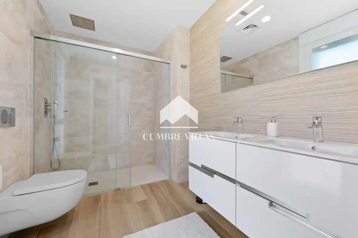 Baño de Casa o chalet en venta en Almuñécar con Jardín privado, Terraza y Trastero