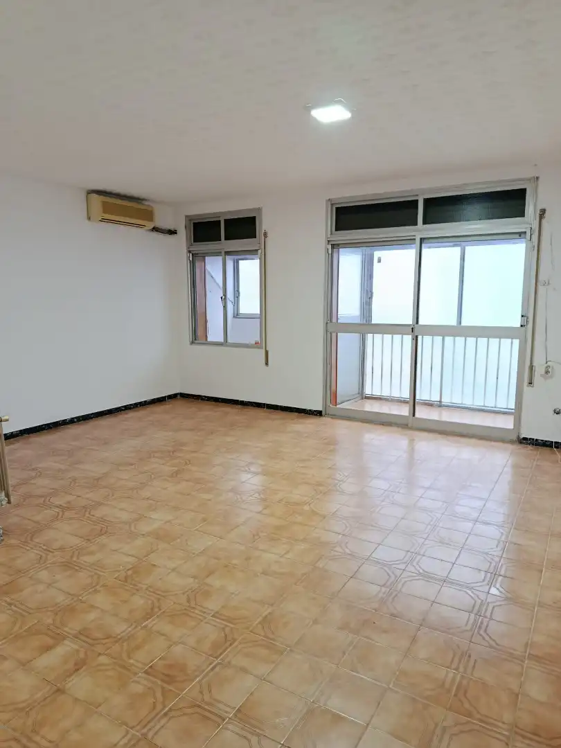 Sala d'estar de Pis en venda en Badalona amb Aire condicionat, Calefacció i Balcó