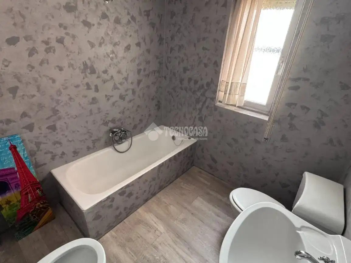 Baño de Piso en venta en León Capital  con Calefacción y Parquet