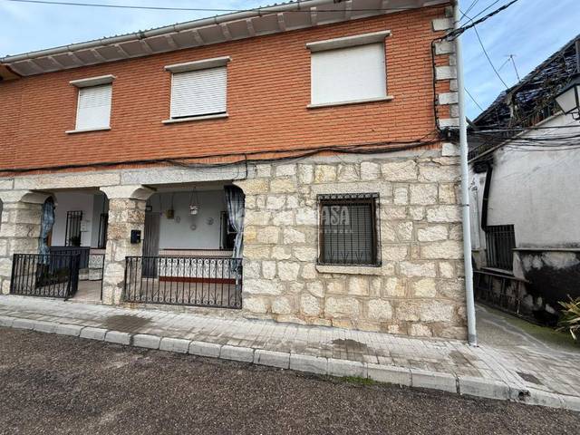 Casa adosada en Venta en Almorox