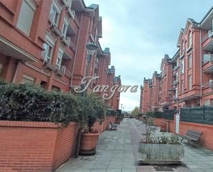 Exterior view of Flat for sale in Valle de Trápaga-Trapagaran  with Heating, Parquet flooring and Terrace