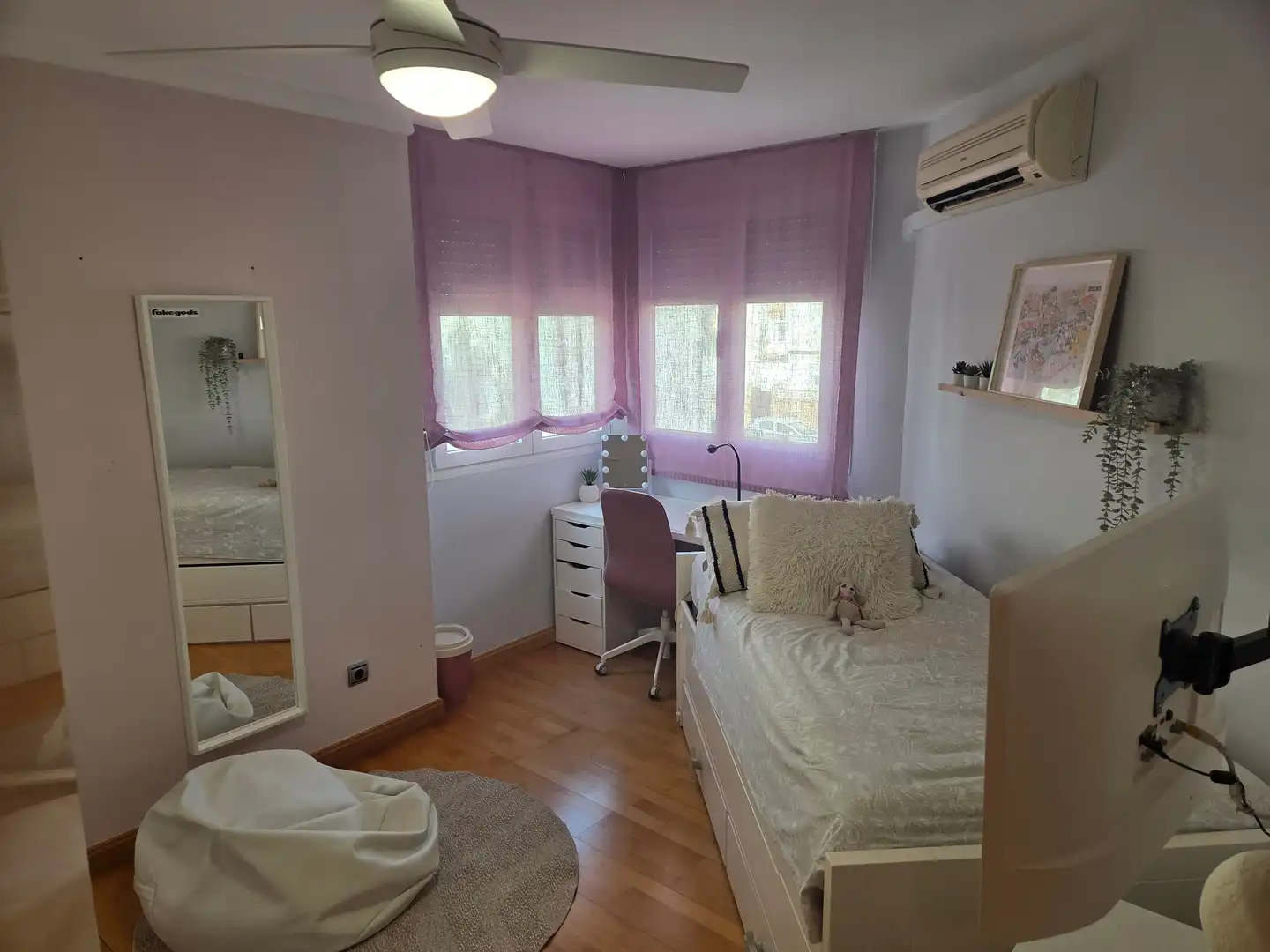 Schlafzimmer von Wohnung zur Miete in Málaga mit Klimaanlage, Parkett und Möbliert