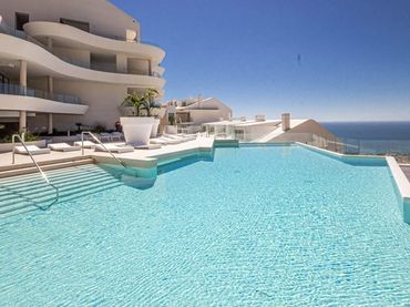 Àtic amb piscina en venda a 31 AVENIDA RETAMAR #D
