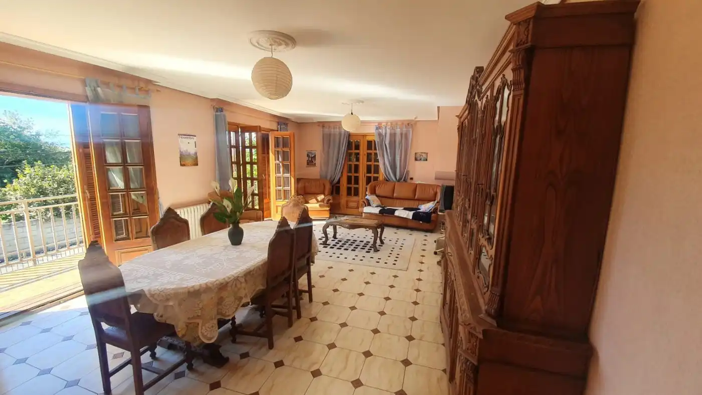 Sala d'estar de Casa o xalet en venda en Ponferrada amb Calefacció, Jardí privat i Terrassa