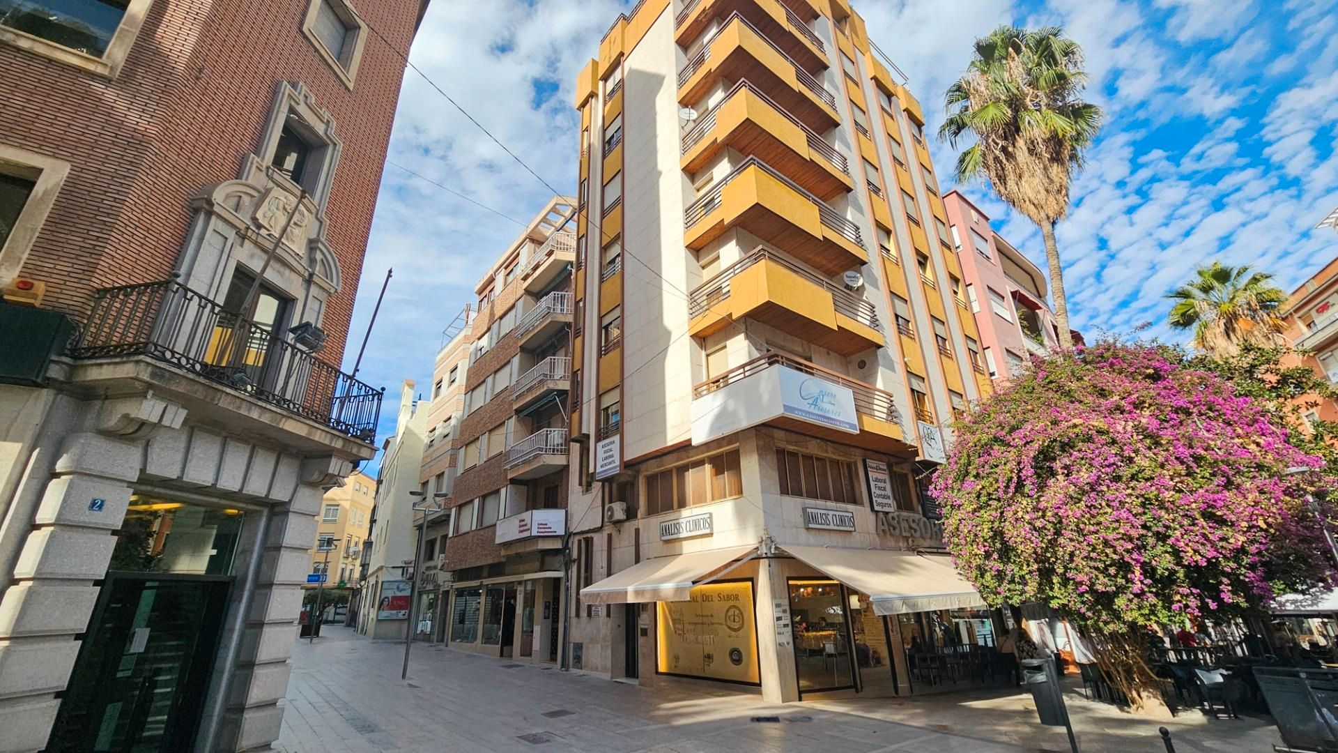 Vista exterior de Àtic en venda en  Jaén Capital amb Aire condicionat, Calefacció i Terrassa