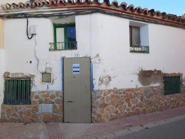 Vista exterior de Casa adosada en venda en Alcalá de Ebro