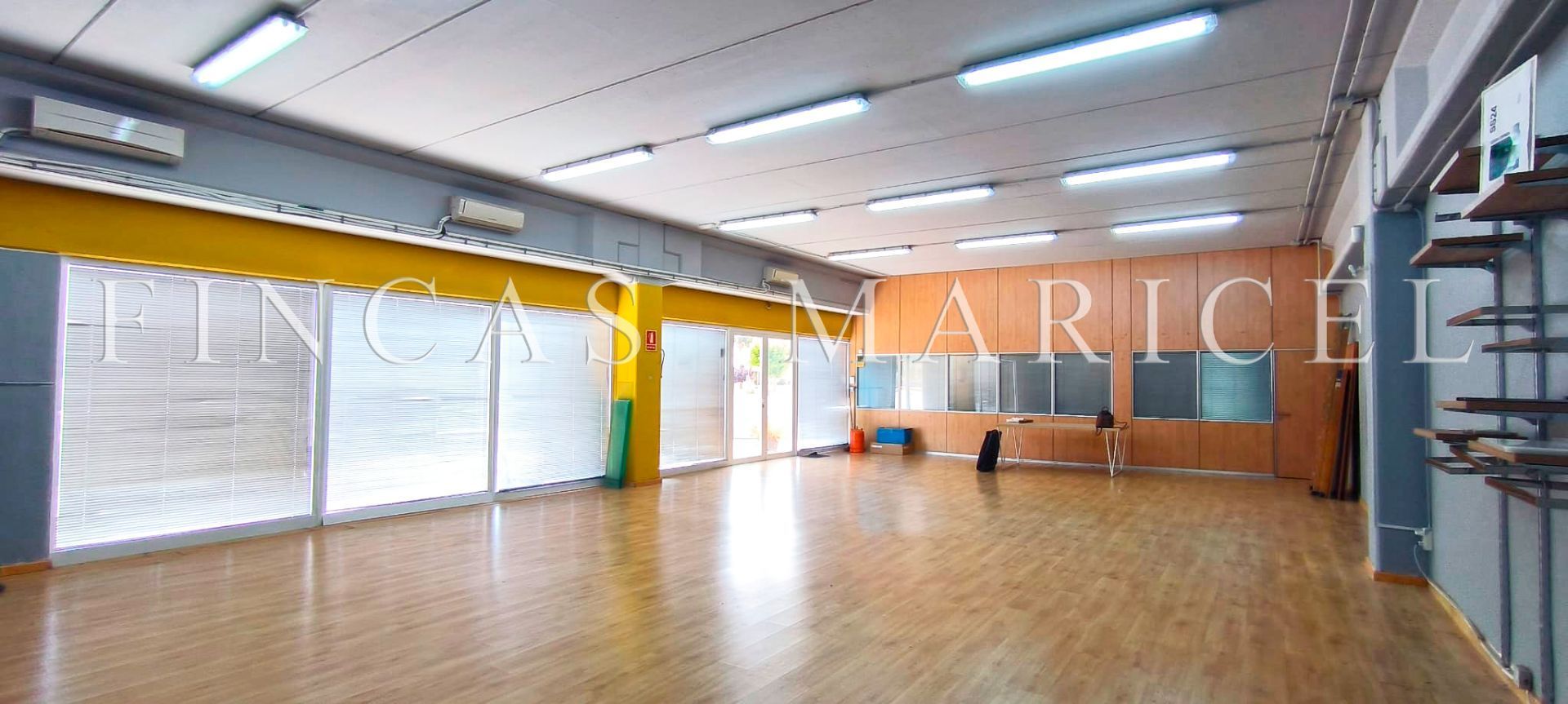 Premises to rent in Cubelles