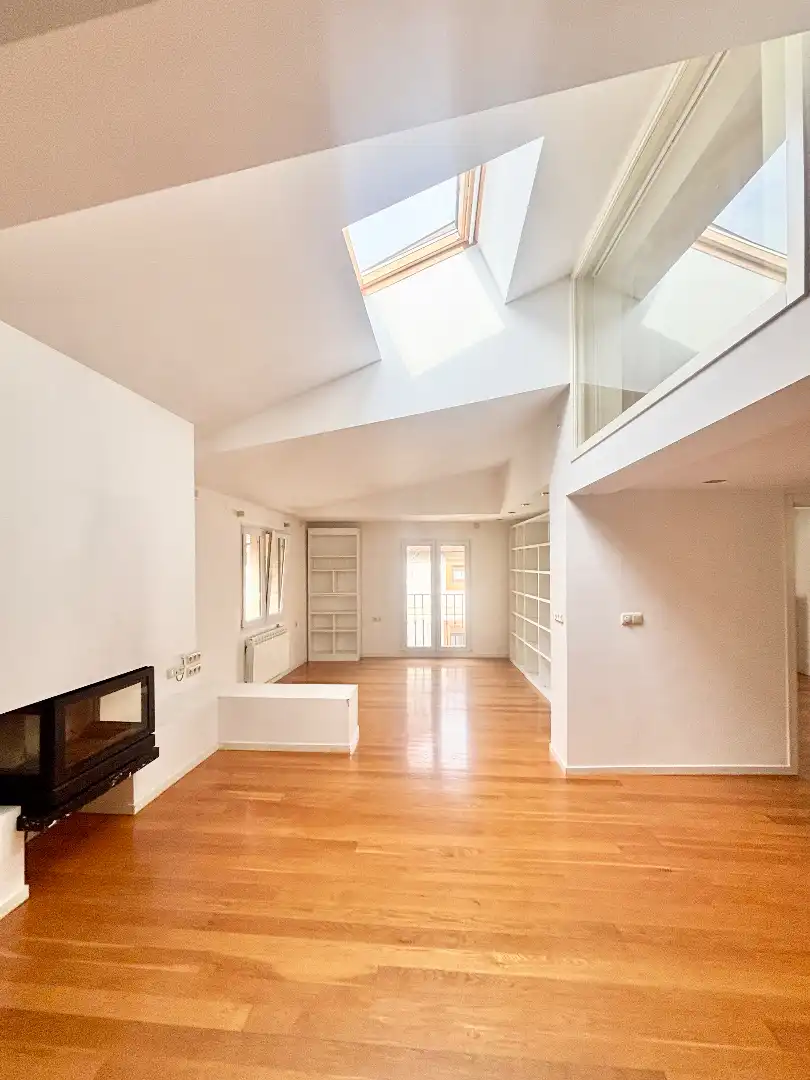 Sala de estar de Ático de alquiler con opción a compra en Ordizia con Calefacción, Parquet y Horno