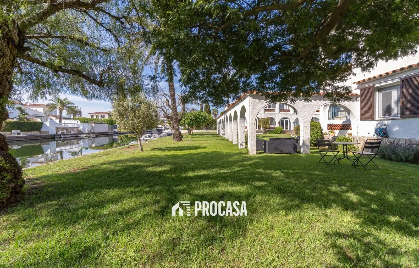 Wohnung zum Verkauf in Empuriabrava mit Klimaanlage, Heizung und Terrasse