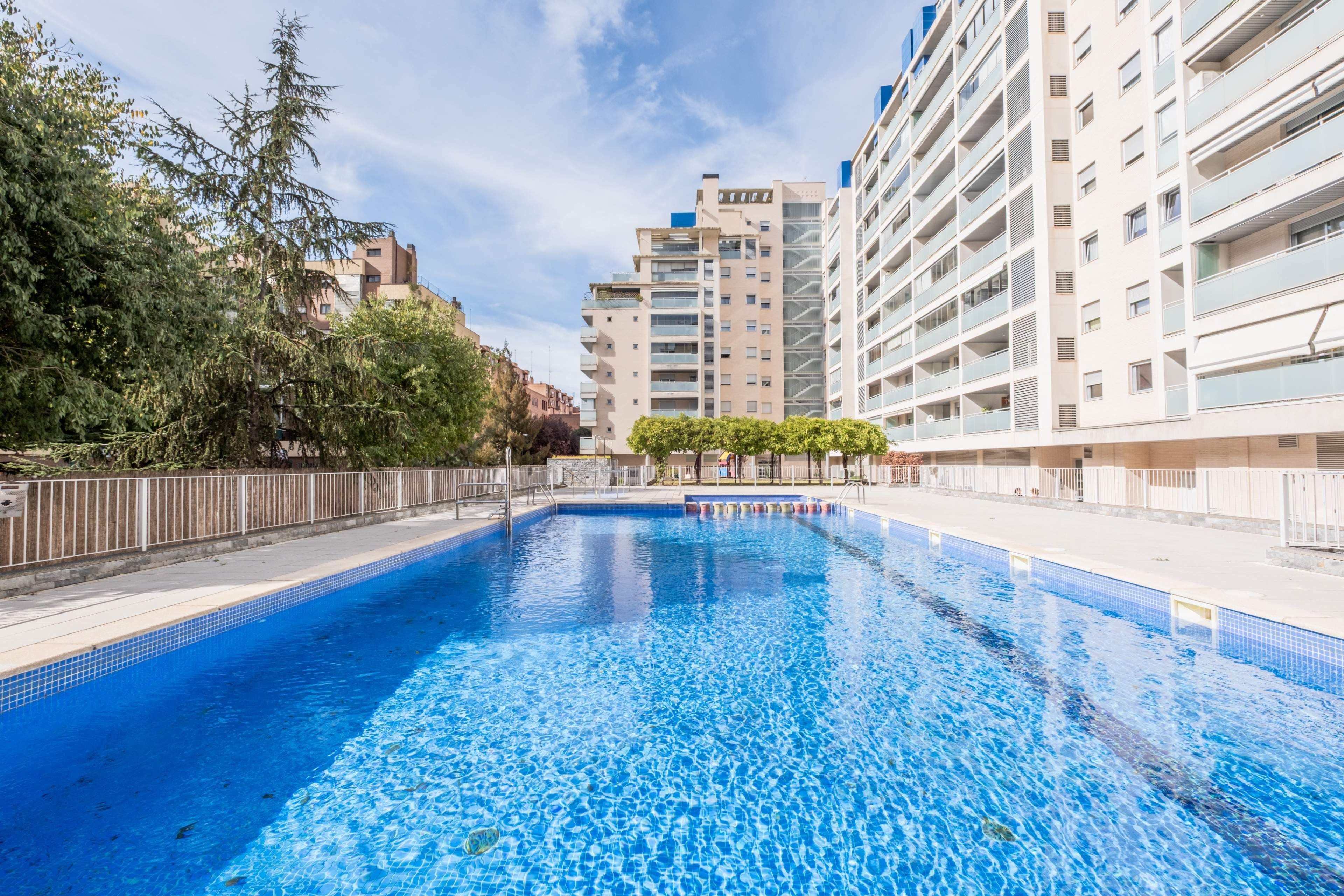 Swimming pool of Flat for sale in  Zaragoza Capital  with Heating, Private garden and Parquet flooring